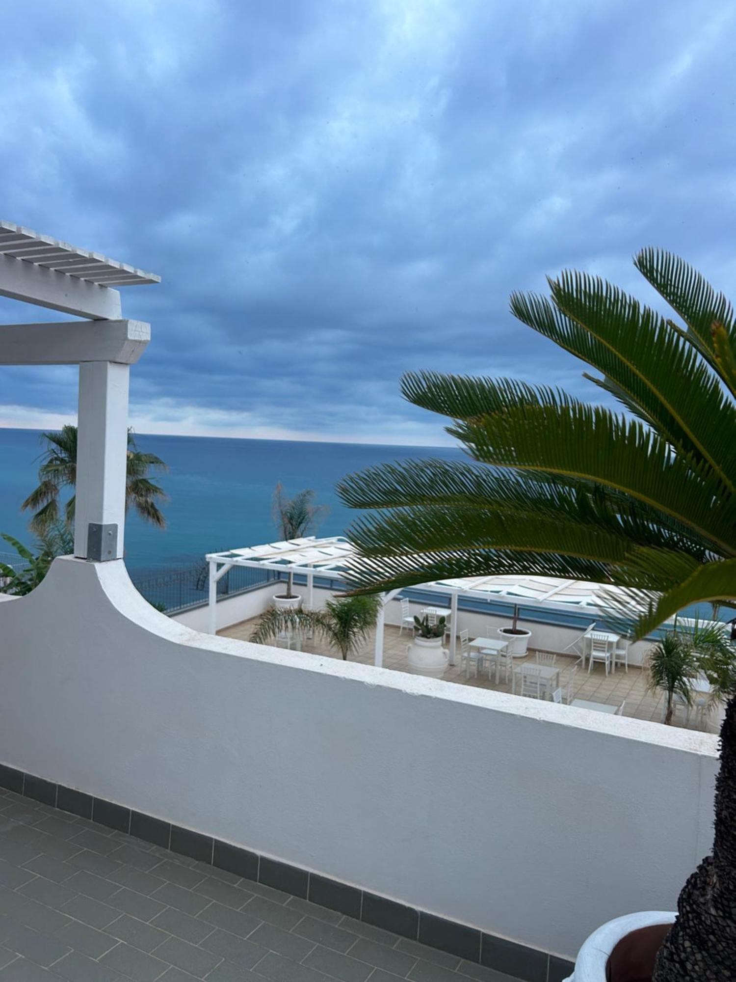 La Porta Del Mare Hotell Tropea Exteriör bild